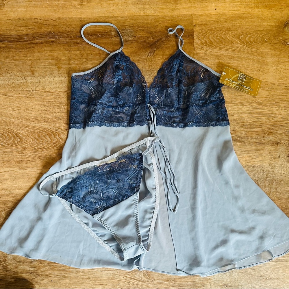 Elegant Blue Lace Lingerie Set